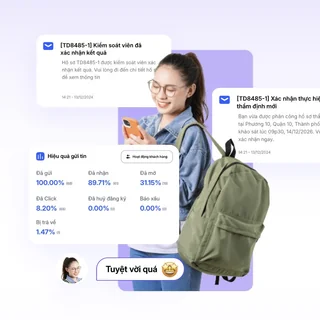 Học sinh đeo balo cạnh email xác nhận kết quả xét tuyển và bảng số liệu tin đã gửi.
